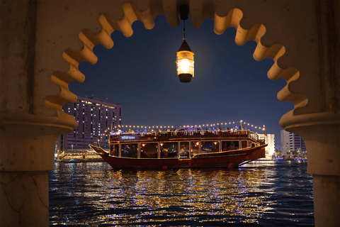 Dubai: Oudejaarsavond Creek Dhow Dinner Cruise