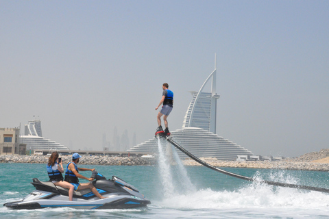 Dubai: 30 minuten flyboarden met instructeur en gratis ijsje