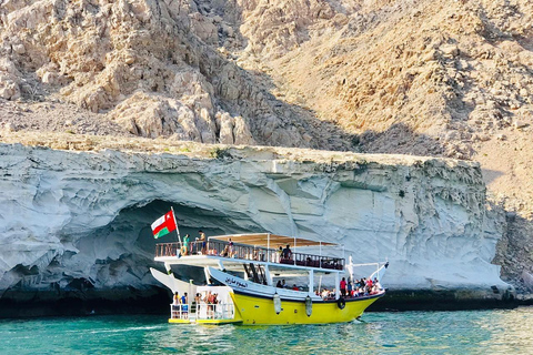 Vanuit Dubai/Sharjah/RAK: Dibba Musandam-trip & dhow-cruise