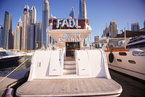 Vier je verjaardag in stijl op een luxe jacht in Dubai
