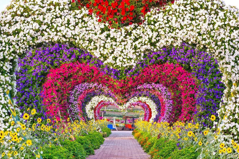 Dubai: Miracle Garden en Global Village met vervoer