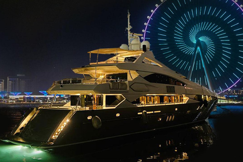 Dubai: Superjacht-ervaring met feest en live DJ