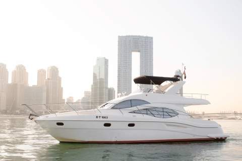 Dubai Sea Cruise: zwemmen, zonnebaden en bezienswaardigheden bekijken met s...