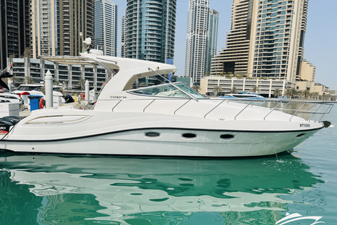 Dubai Marina: 2 boottocht met mini jacht