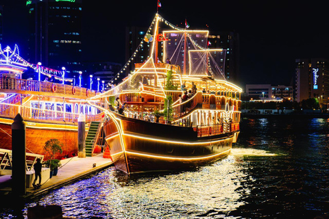 Dubai: Luxe Dinner Cruise met live muziek