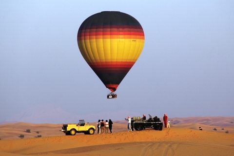 Dubai: vlucht met heteluchtballon, ontbijt & woestijnsafari